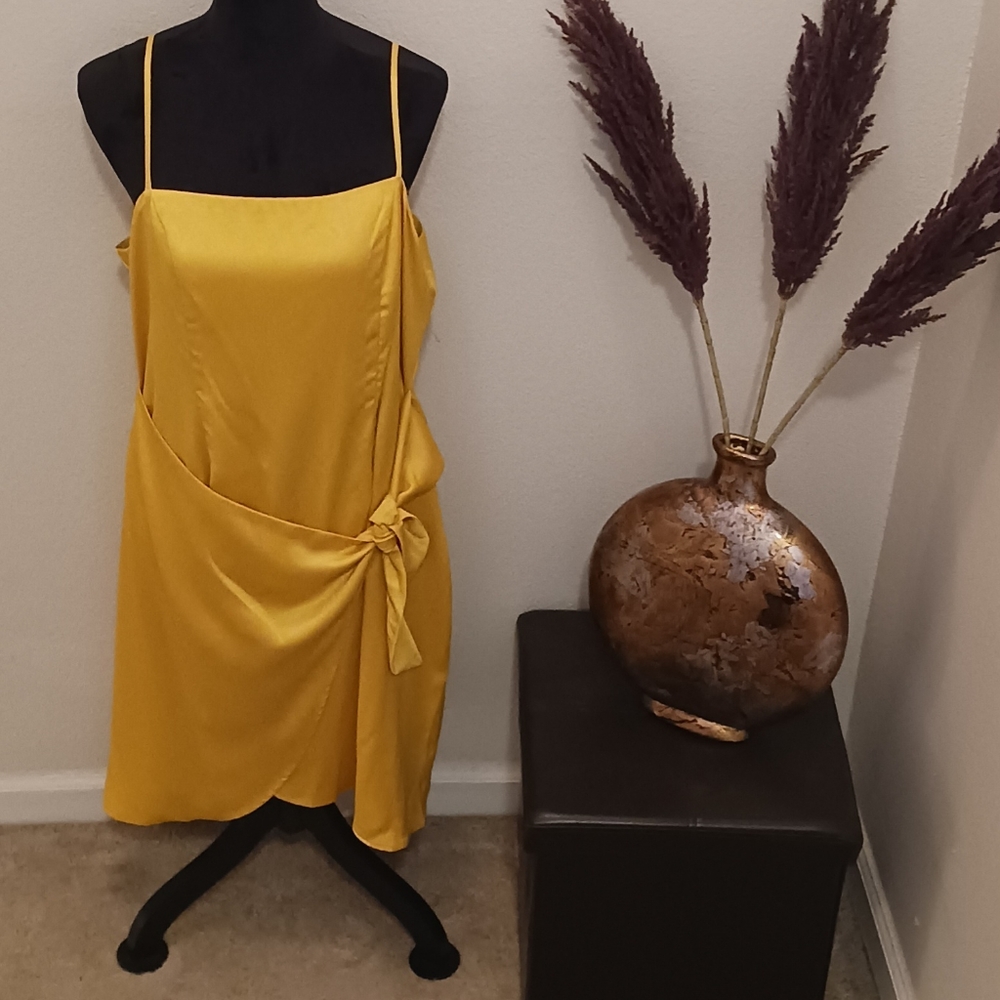 NWT Nine West Yellow Gold Dress Size XL